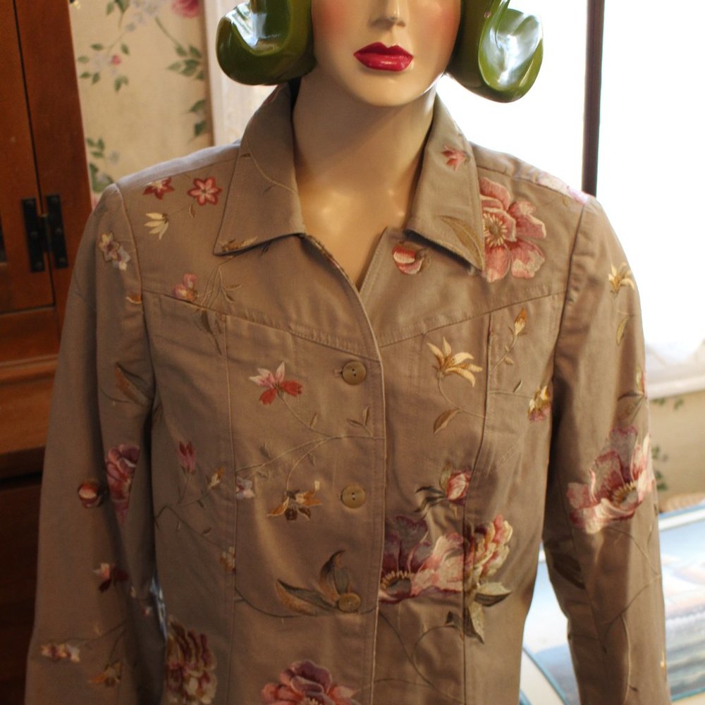 Spirit By Coldwater Creek Embroidered Floral Jacket Sz 12